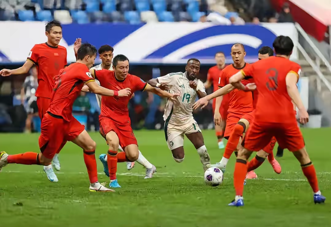 爱游戏-上港客场1:0战胜力帆，保持连胜