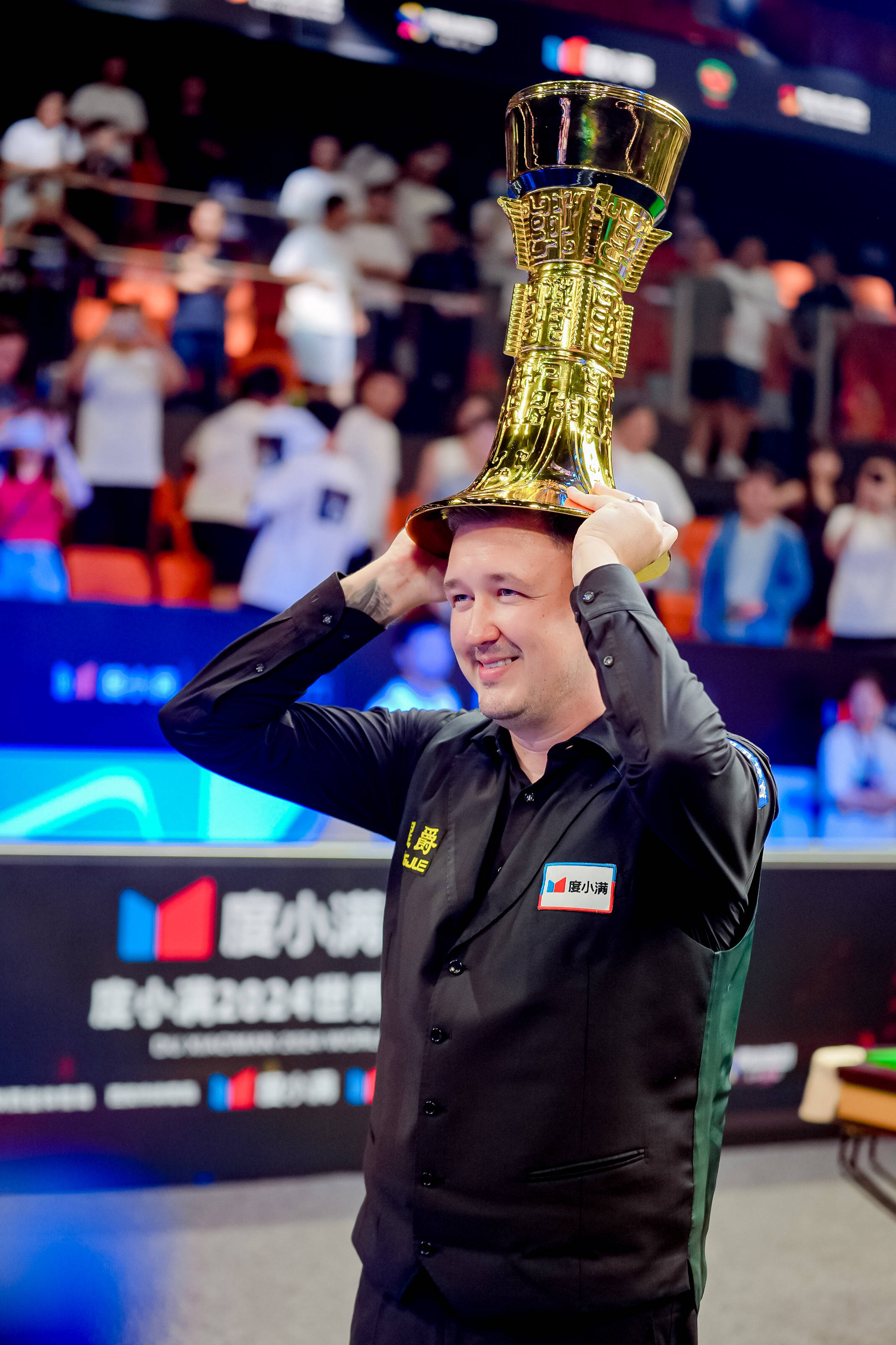 中国选手在伦敦比赛中夺得第一名，霸气侧漏