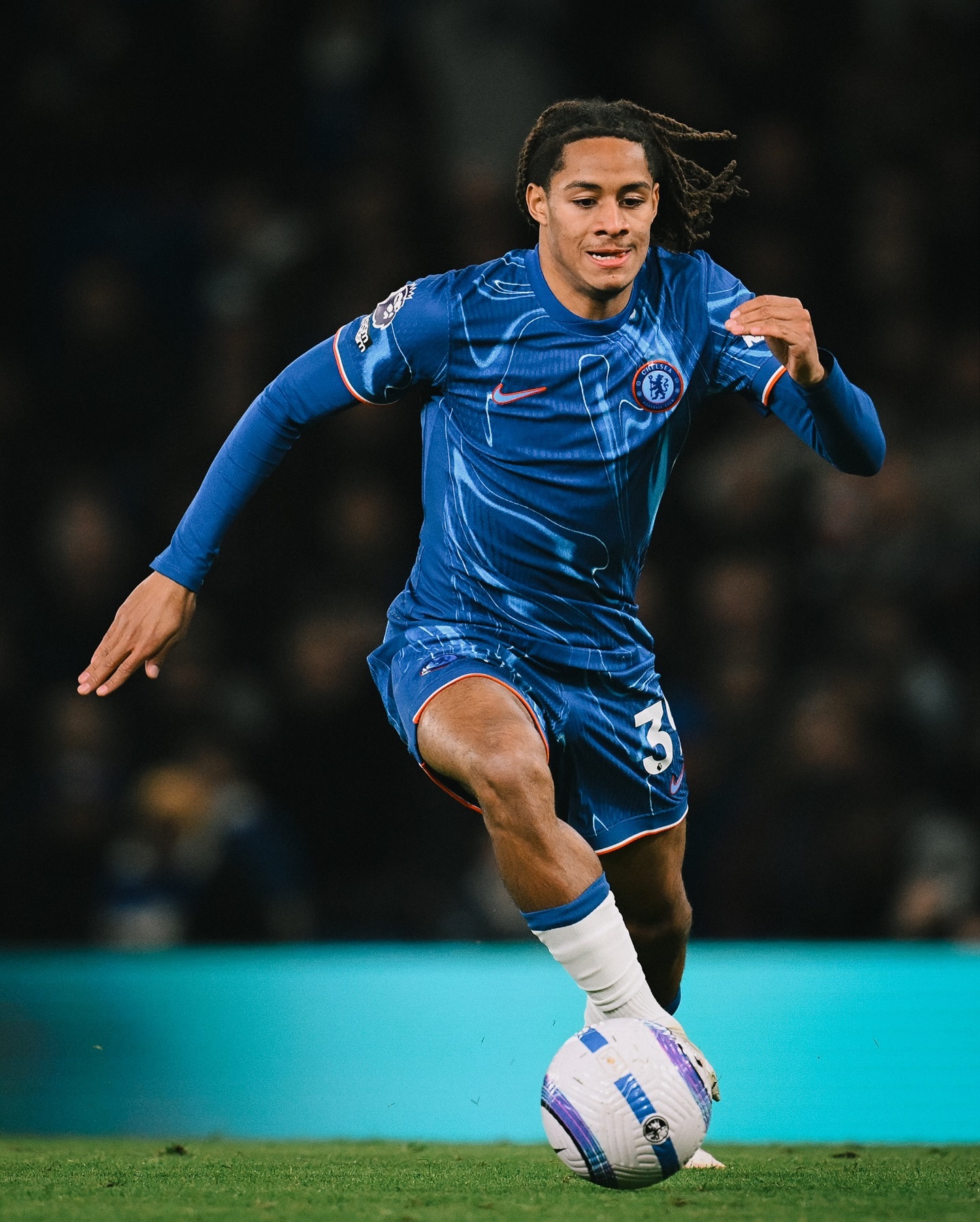 切尔西在客场实现关键胜利,表现稳定 切尔西在客场实现关键胜利,表现稳定